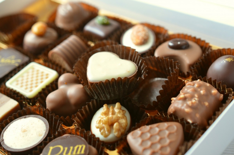 confiserie-DRAGUIGNAN-min_chocolates_food_candy_calories_nibble_chocolate_heart-782043